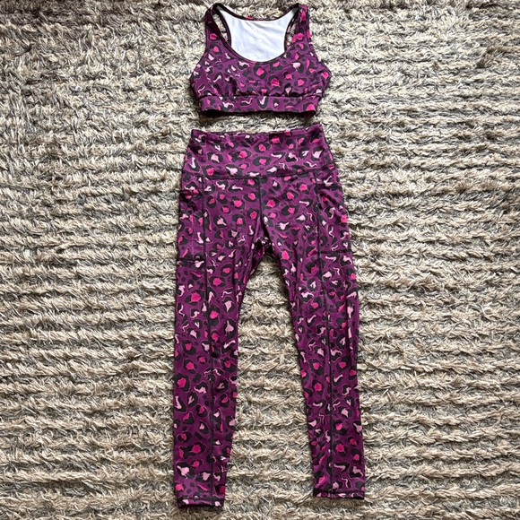 Vibrant Leopard Print Sports Set - Picture 1 of 9